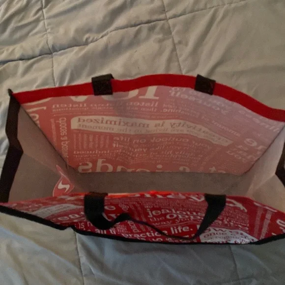 Medium size classic reusable lulu lemon bag with snap close - Picture 5 of 5